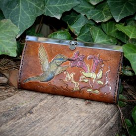 Hummingbird Clutch