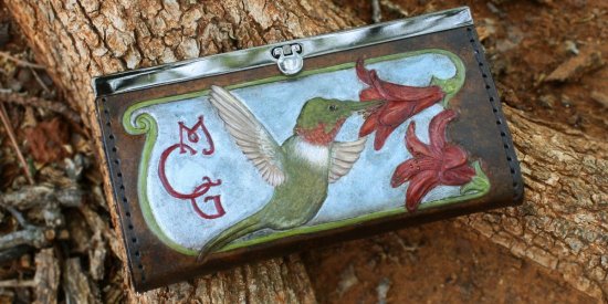 Hummingbird Clutch